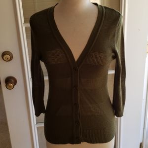 Quarter sleeve sweater